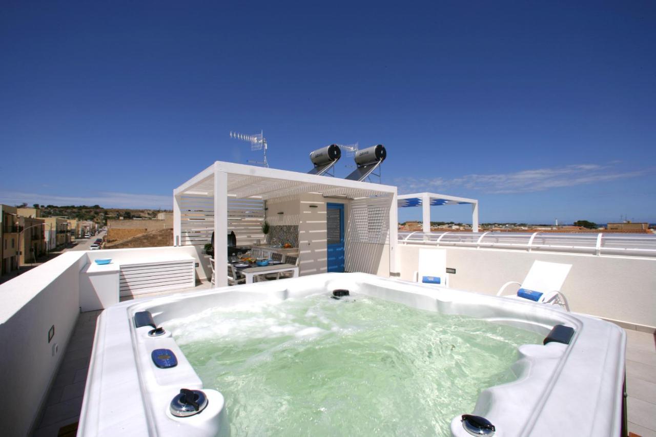 Itaca E Medea - Appartamenti Con Idromassaggio In Terrazza San Vito Lo Capo Eksteriør billede